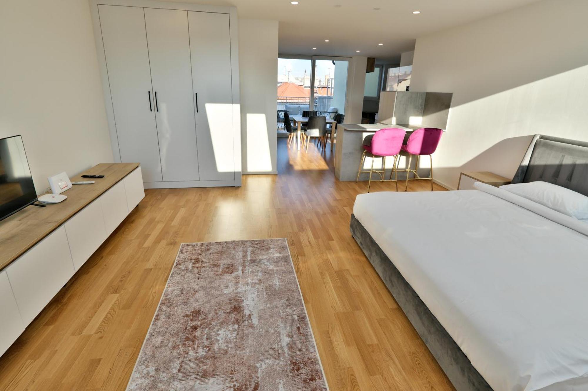 Vienna Lotus Apartments Екстериор снимка