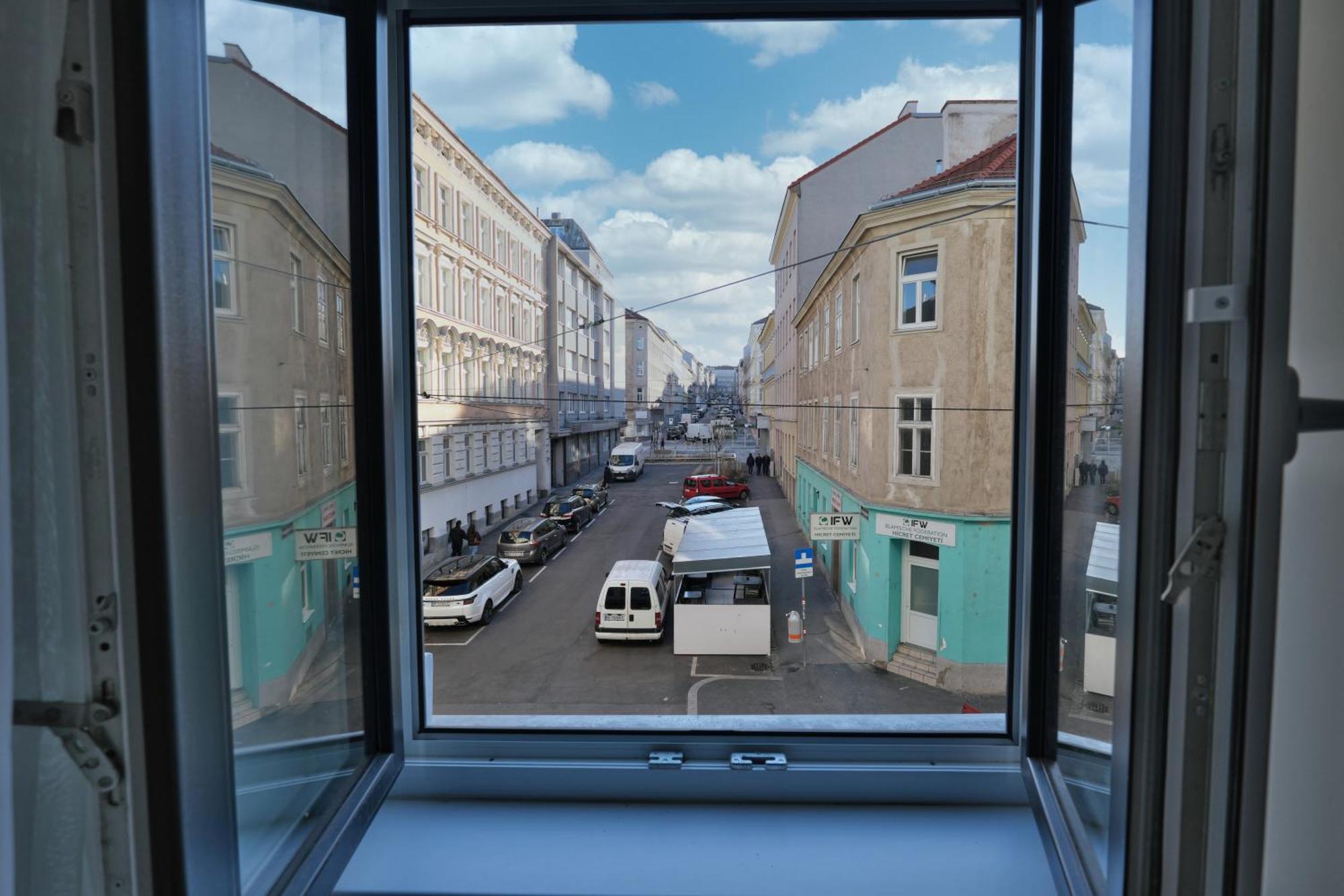 Vienna Lotus Apartments Екстериор снимка