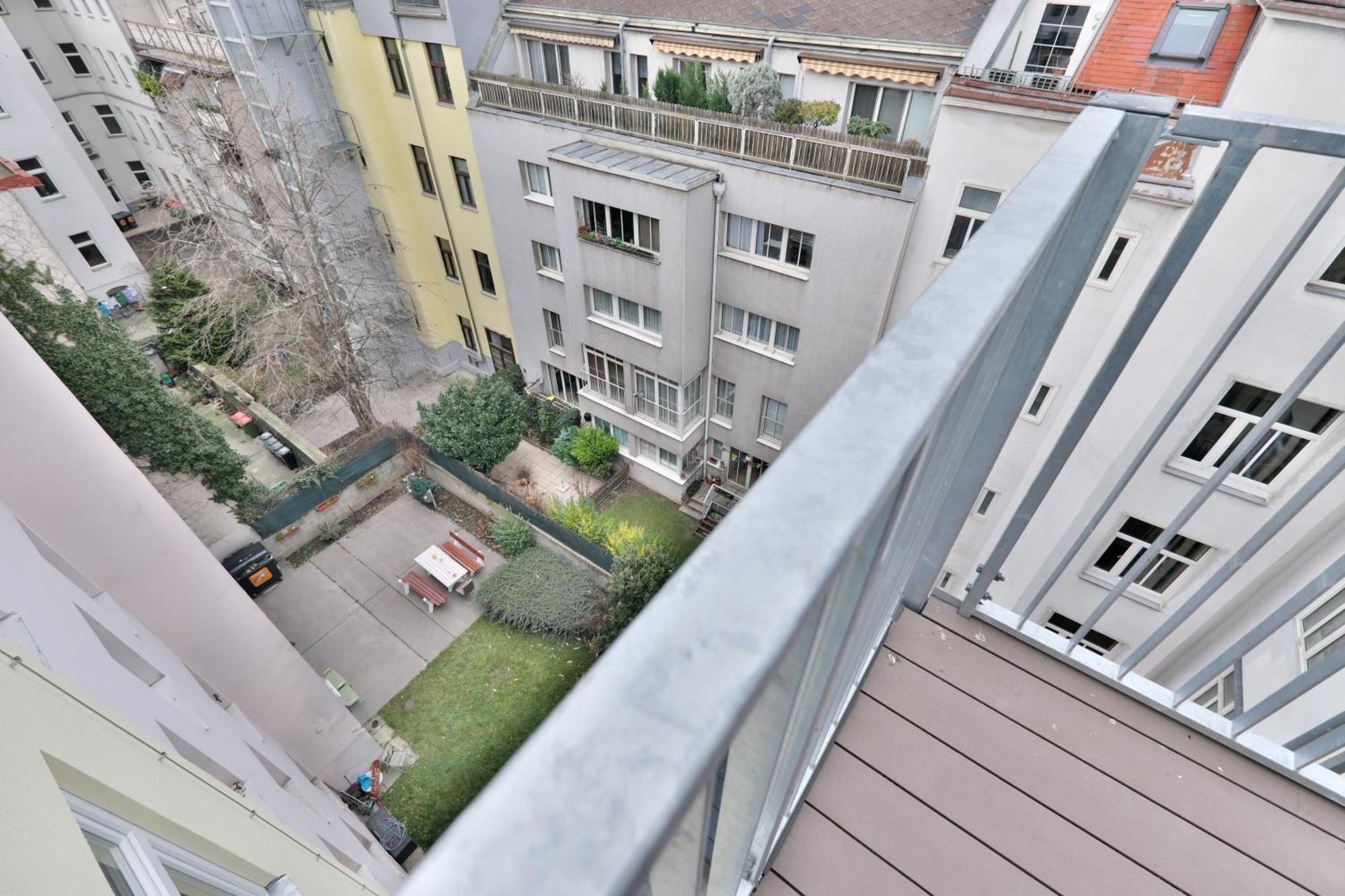 Vienna Lotus Apartments Екстериор снимка